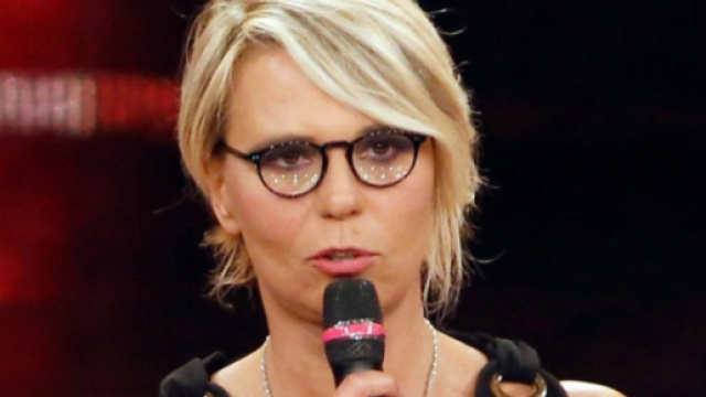 Gossip Amici: Maria De Filippi parla dell'espulsione dei ragazzi e del serale.