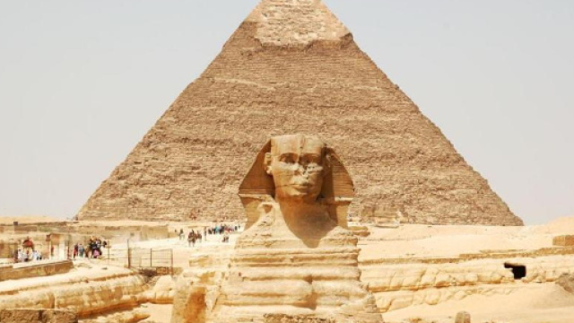 Nella piramide di Cheope c'è una stanza dei misteri. Forse è ... - lastampa.it