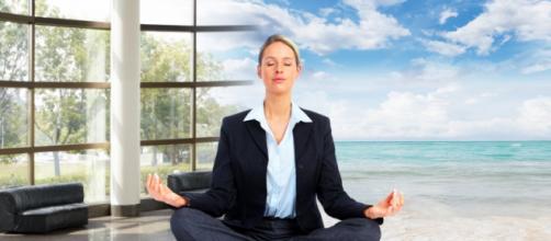 La meditación promueve el rendimiento profesional, escolar y en los deportes.