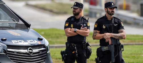 Daños materiales de la Policía española en escuelas de Cataluña ... - sputniknews.com