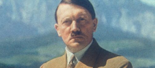 Hitler sopravvisse davvero alla disfatta del suo disegno criminale?