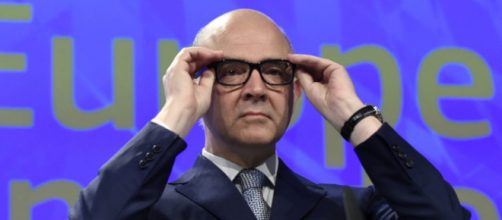 Il commissario europeo Pierre Moscovici considera il voto italiano un 'rischio politico' per l'Ue