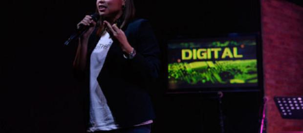 La directora de PLDT SME Nation, Kat Luna-Abelarde, explica lo que realmente significa digital. La directora de PLDT SME Nation, Kat Luna-Abelarde, explica lo que realmente significa digital.