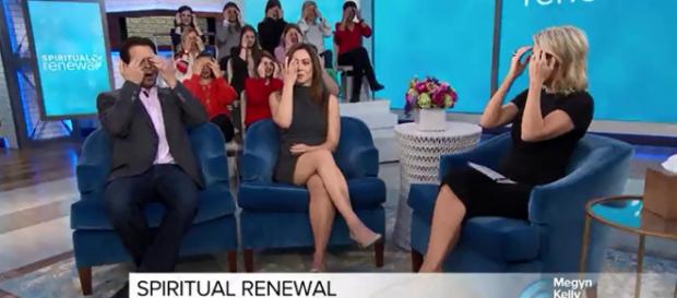 Megyn Kelly was a willing student in learning about EFT Tapping to relieve pain on her January 16 show. Image cap MegynTODAY Megyn Kelly was a willing student in learning about EFT Tapping to relieve pain on her January 16 show. Image cap MegynTODAY