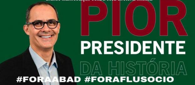 Torcida do Fluminense pede a saída do presidente Torcida do Fluminense pede a saída do presidente