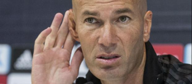 Zidane não tem dúvidas que precisa de reforços sonantes Zidane não tem dúvidas que precisa de reforços sonantes