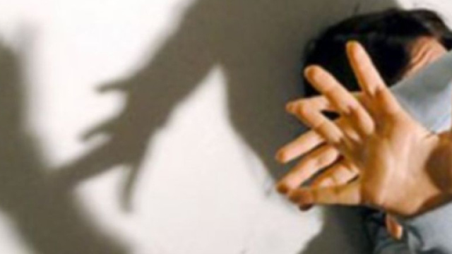 Denuncia ex convivente romeno per maltrattamenti.