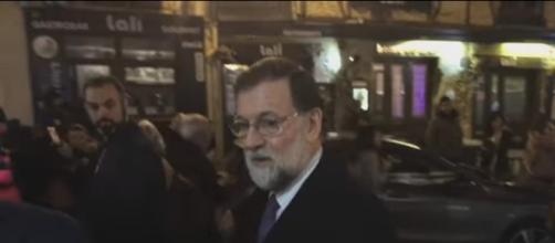 Rajoy a la salida del restaurante José María, en Segovia