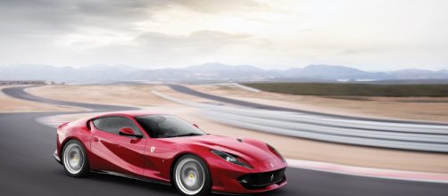 Ferrari: nel futuro Suv ed auto elettriche, ecco perché in breve