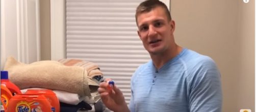 Patriots star Rob Gronkowski explains in a PSA why eating Tide Pods is dangerous - image - Tide / YouTube