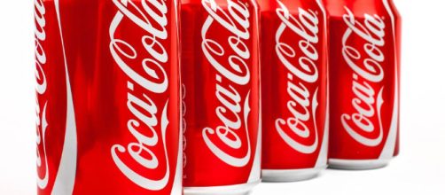 Ragazzina scopre verme nella Coca-Cola: 12enne ricoverata