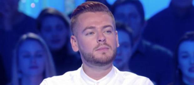Affaire Jeremstar : Face au scandale, le blogueur quitte l'émission d'Ardission "Les Terriens du Dimanche" Affaire Jeremstar : Face au scandale, le blogueur quitte l'émission d'Ardission "Les Terriens du Dimanche"