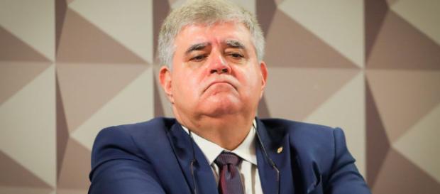 Deputado é responsável por aprovar reforma Deputado é responsável por aprovar reforma