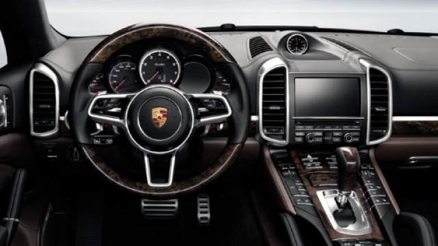 L'interno di una costosa Porsche