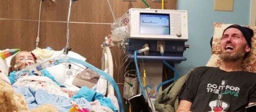 Family Shares Heart-Wrenching Photo of Grandfather at Bedside of ... - yahoo.com