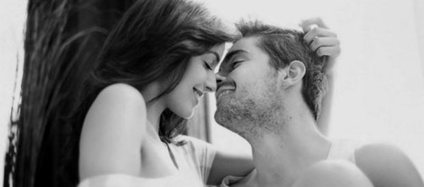 Algumas coisas simples nas mulheres fazem os homens ficarem encantados. Algumas coisas simples nas mulheres fazem os homens ficarem encantados.