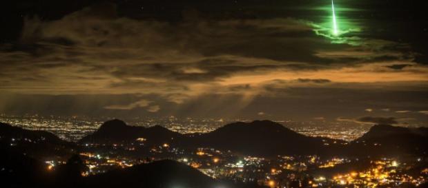 Captan meteorito con luz verde en la India - com.mx Captan meteorito con luz verde en la India - com.mx