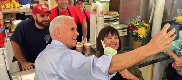 Mike Pence takes a selfie with fan - Mike Pence-Flickr Mike Pence takes a selfie with fan - Mike Pence-Flickr