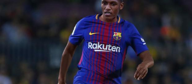 Mina con el número 24 en su camiseta del Barcelona Mina con el número 24 en su camiseta del Barcelona