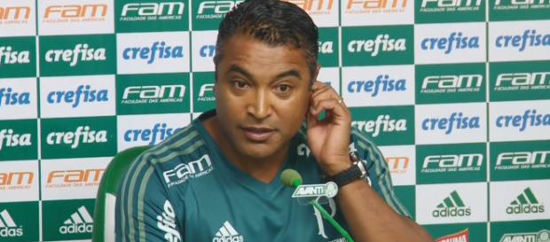 Roger escolheu goleiro titular Roger escolheu goleiro titular