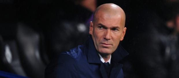 Zinedine Zidane tras un encuentro Zinedine Zidane tras un encuentro