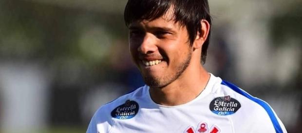 O atacante é muito querido pela torcida O atacante é muito querido pela torcida