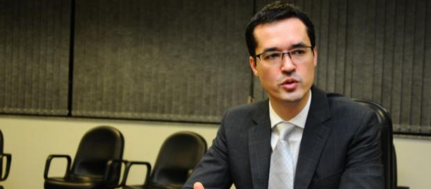 Procurador Deltan Dallagnol da Lava Jato em Curitiba, diverge em alguns pontos dos procuradores da segunda instância, do TRF4 Procurador Deltan Dallagnol da Lava Jato em Curitiba, diverge em alguns pontos dos procuradores da segunda instância, do TRF4