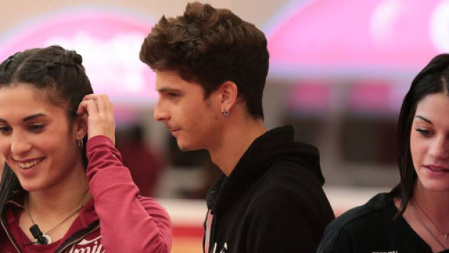 Amici 2018, triangolo amoroso tra Alessandro dei The Jab, Nicole e ... - scuolazoo.com