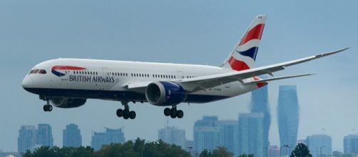 British Airways Boeing 787-8 about to touch down (Image Credit: BriYYZ/Wikimedia Commons)
