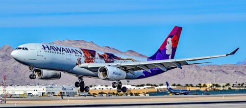 Travelers on a Hawaiian Airlines flight from Auckland to Honolulu got to celebrate 2018 twice [Image: Tomás Del Coro/Wikimedia/CC BY-SA 2.0]