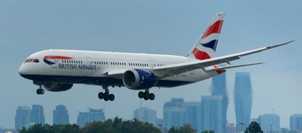 British Airways Boeing 787-8 about to touch down (Image Credit: BriYYZ/Wikimedia Commons) British Airways Boeing 787-8 about to touch down (Image Credit: BriYYZ/Wikimedia Commons)