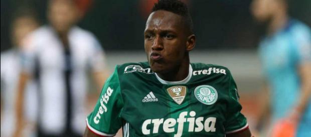 O defensor colombiano fez muito sucesso no Brasil e rumará para Barcelona. O defensor colombiano fez muito sucesso no Brasil e rumará para Barcelona.