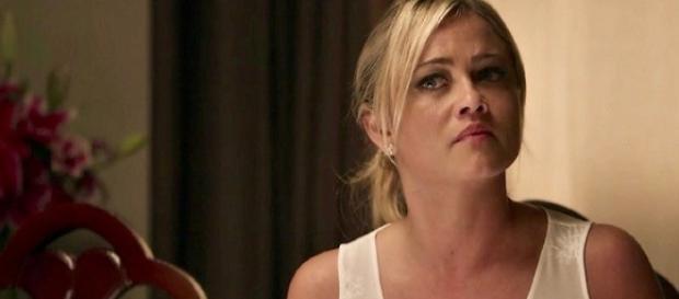 Suzy (Ellen Rocche) bolará plano para dar o troco no marido gay na novela das nove da Globo. Suzy (Ellen Rocche) bolará plano para dar o troco no marido gay na novela das nove da Globo.