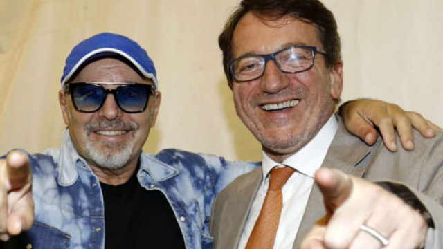 Muzzarelli applaude: "Grazie Modena, grazie Vasco" - modenatoday.it