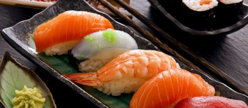 Mangiare sushi ogni giorno ha avuto conseguenze sgradevoli e potenzialmente mortali per un uomo californiano.