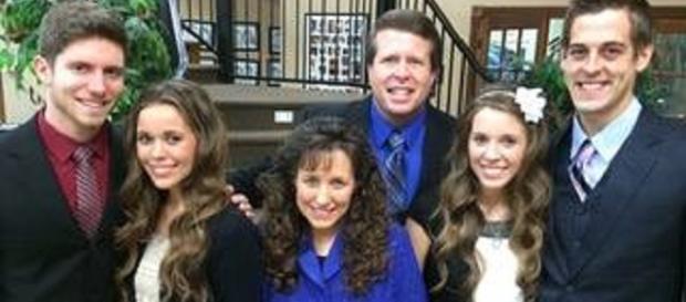 Duggar family compared to Turpin Family | Youtube TLC "Counting On" Duggar family compared to Turpin Family | Youtube TLC "Counting On"