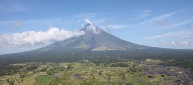 El volcán Mayon está en nivel de alerta 3 o en un nivel relativamente alto de disturbios El volcán Mayon está en nivel de alerta 3 o en un nivel relativamente alto de disturbios