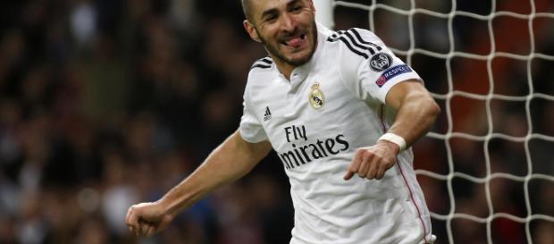 Karim Benzema celebrando un gol. Karim Benzema celebrando un gol.