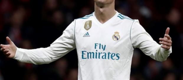 Real Madrid : Cristiano Ronaldo veut plusieurs recrues, sinon ... - snfoot.tk Real Madrid : Cristiano Ronaldo veut plusieurs recrues, sinon ... - snfoot.tk