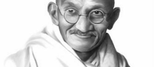 Gandhi scrisse al fuhrer chiamandolo Caro Amico