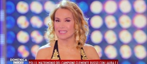 Domenica Live | Barbara D'Urso umilia Alessandro Di Battista