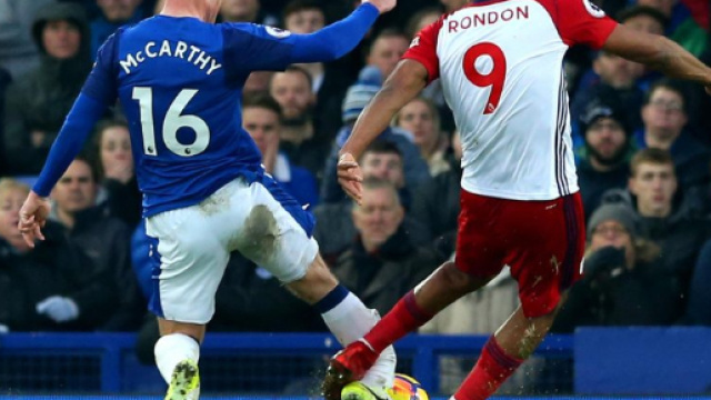 James McCarthy e il fallo di Rondon