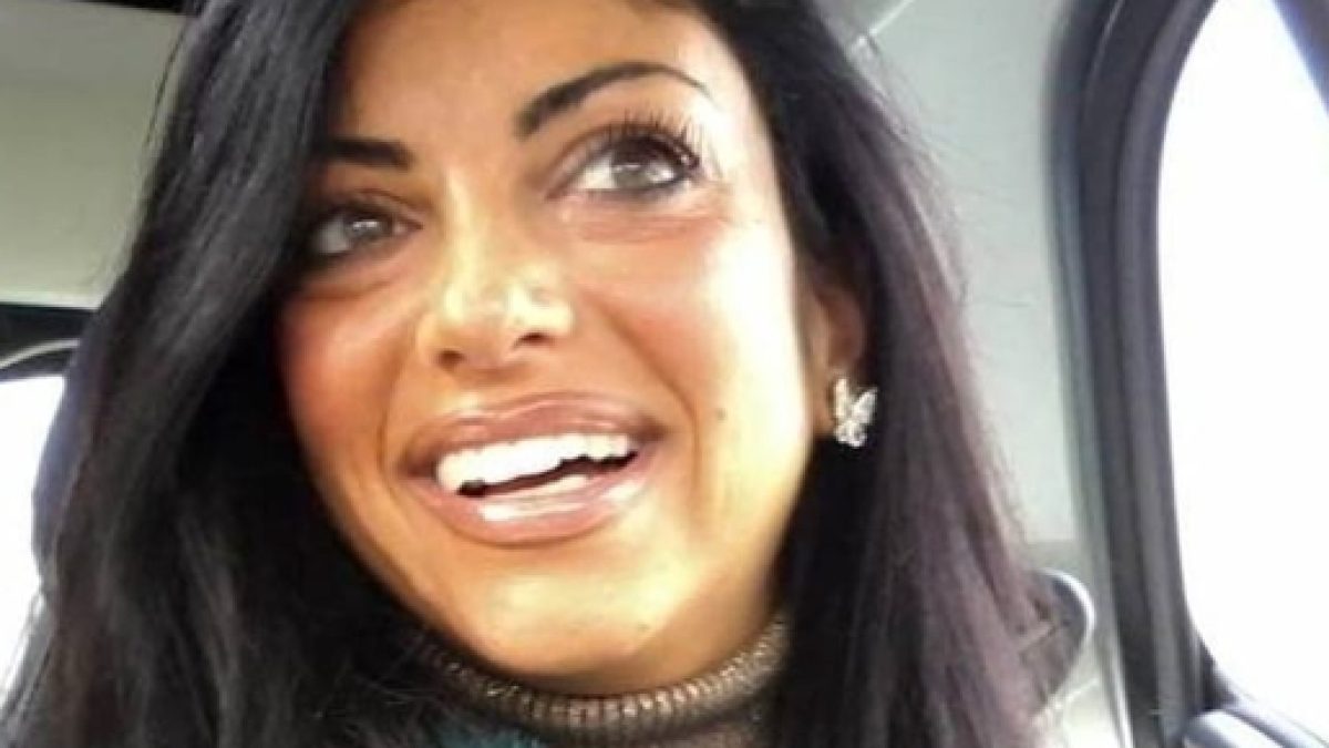 Suicida per video osè, mamma Tiziana Cantone svela: 'Il fidanzato è  scambista'