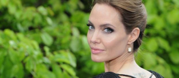 Angelina Jolie continua sendo uma das mais lindas do cinema Angelina Jolie continua sendo uma das mais lindas do cinema