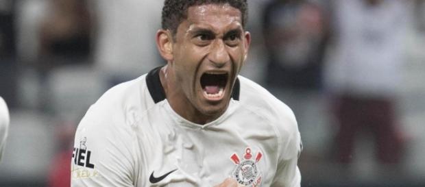 Corinthians dejo ir a Pablo a Francia Corinthians dejo ir a Pablo a Francia