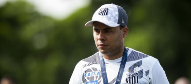 Jair Ventura terá que fazer duas mudanças Jair Ventura terá que fazer duas mudanças
