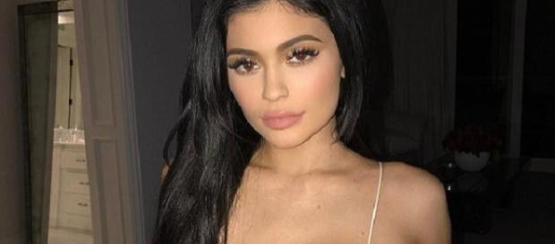 Kylie Jenner está supostamente grávida de seu primeiro filho Kylie Jenner está supostamente grávida de seu primeiro filho