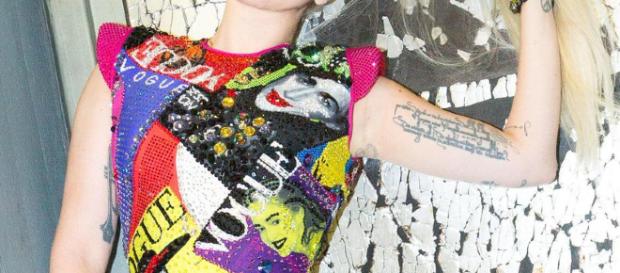 Lady Gaga a Milano indossa un abito Versace. Lady Gaga a Milano indossa un abito Versace.