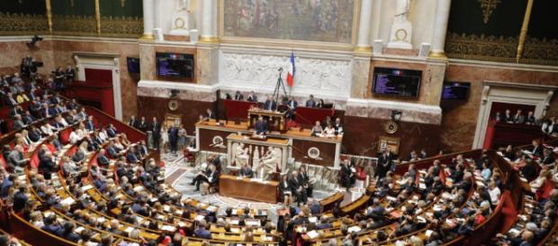 Les logements gratuits des fonctionnaires font scandale à l'Assemblée nationale- leparisien.fr Les logements gratuits des fonctionnaires font scandale à l'Assemblée nationale- leparisien.fr