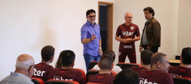 São Paulo corre atrás de reforços para o ataque São Paulo corre atrás de reforços para o ataque